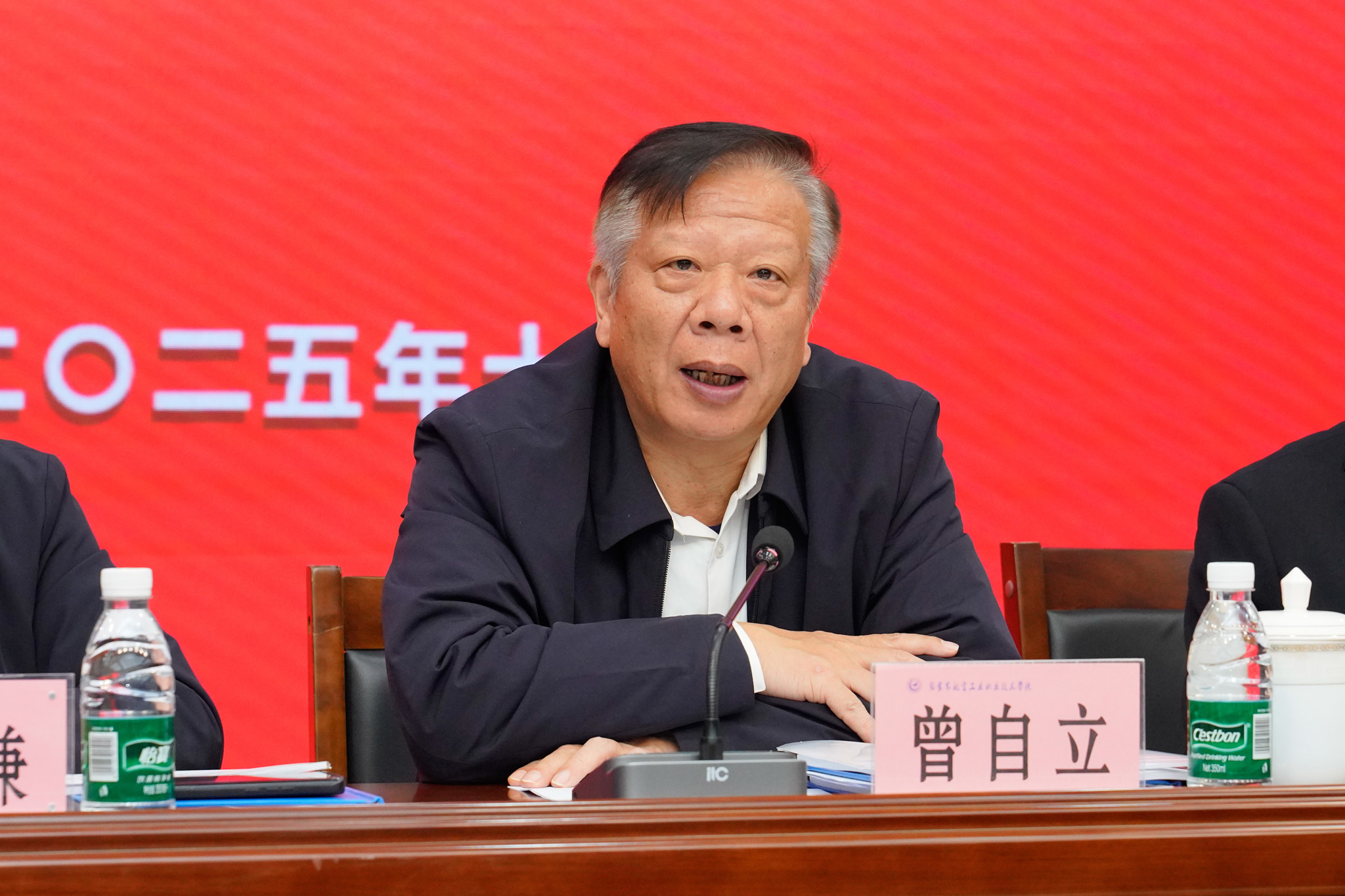 8e033dcd0370788ff32aaeb1f12dd802