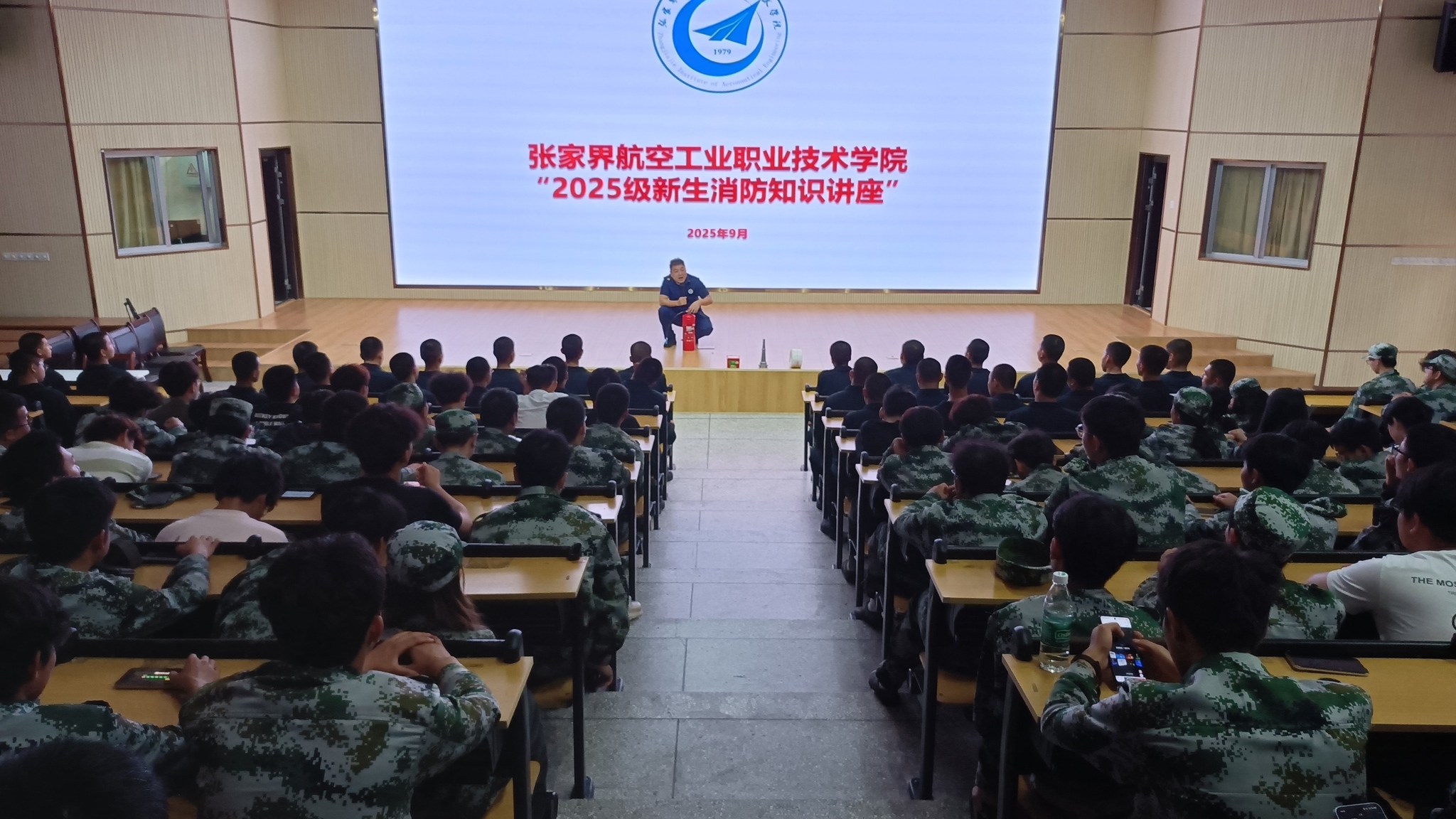 图片14.jpg 图片14.jpg